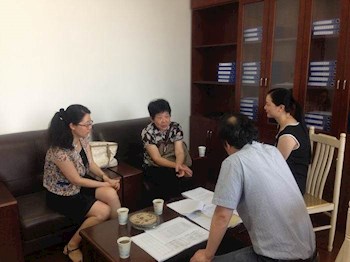 审计专家对示范校账务进行检查指导