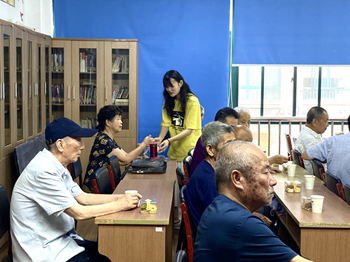 发挥技术优势，服务行业企业——烹饪专业学生为“校区共建”活动制作点心